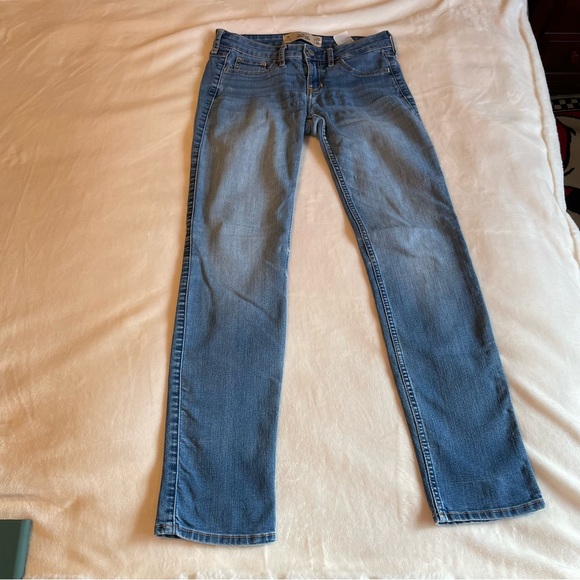 Hollister Light Blue Denim Skinny Jeans - Picture 5 of 6